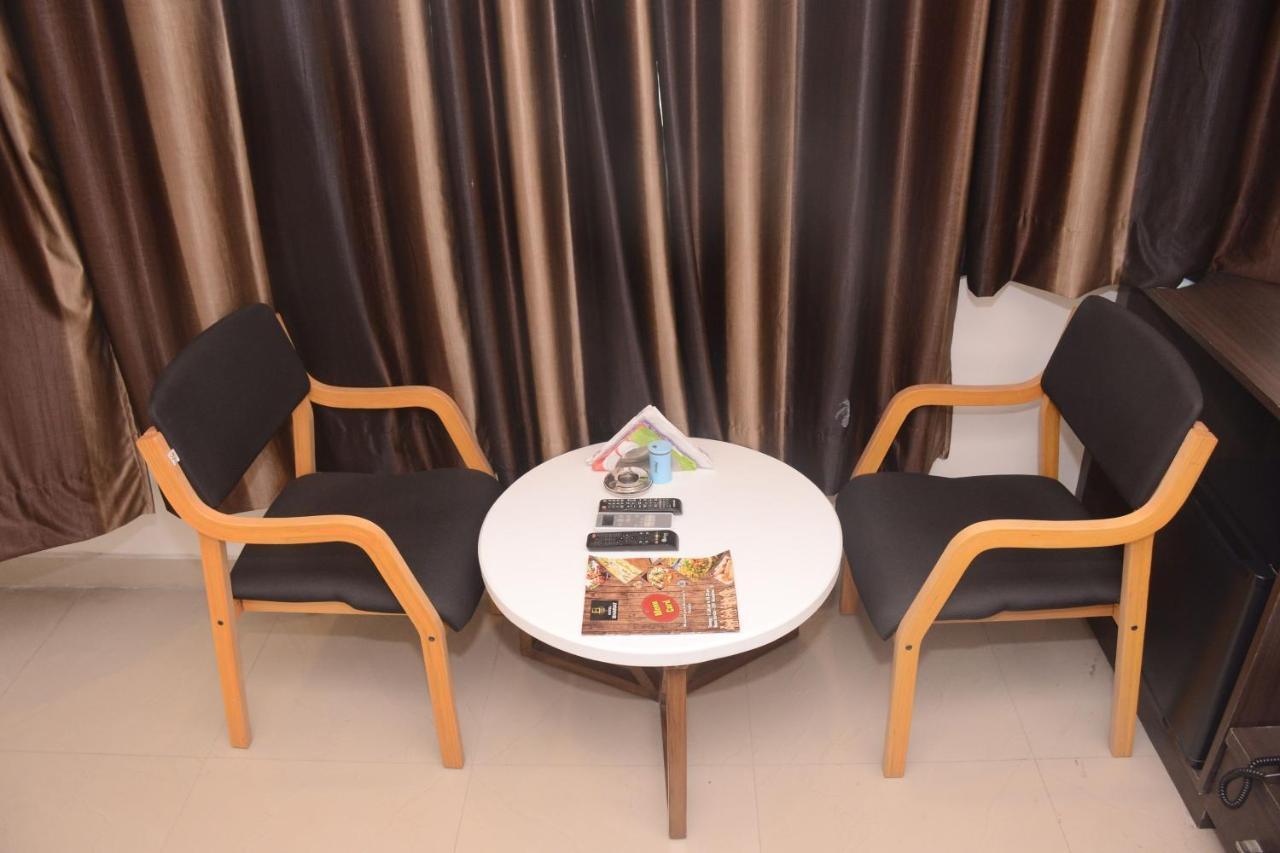 Hotel Bharat โกตา ภายนอก รูปภาพ