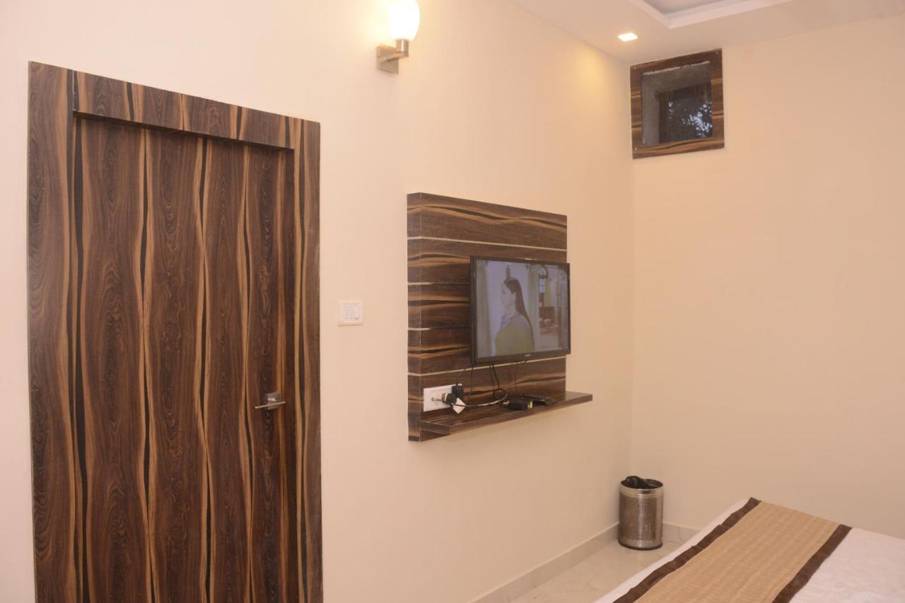 Hotel Bharat โกตา ภายนอก รูปภาพ