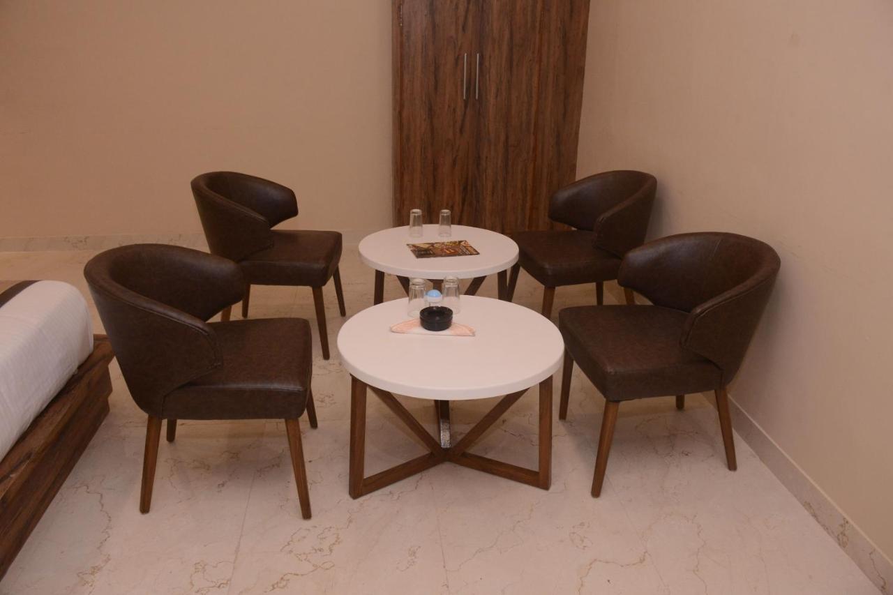 Hotel Bharat โกตา ภายนอก รูปภาพ