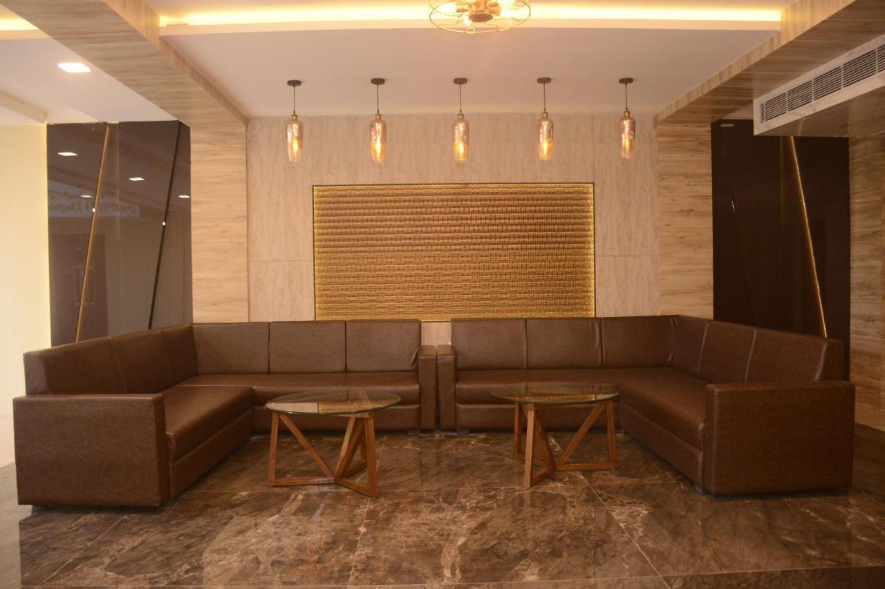 Hotel Bharat โกตา ภายนอก รูปภาพ