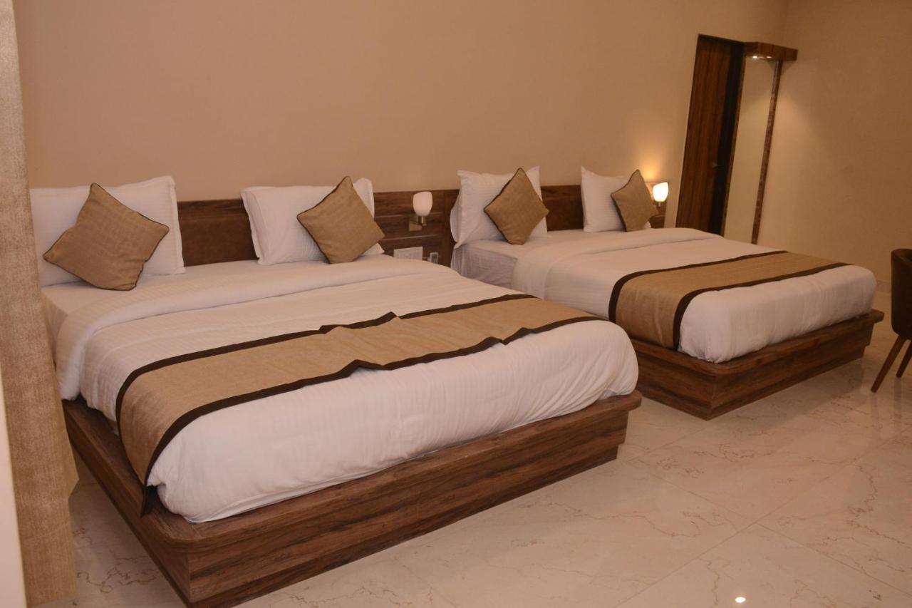 Hotel Bharat โกตา ภายนอก รูปภาพ