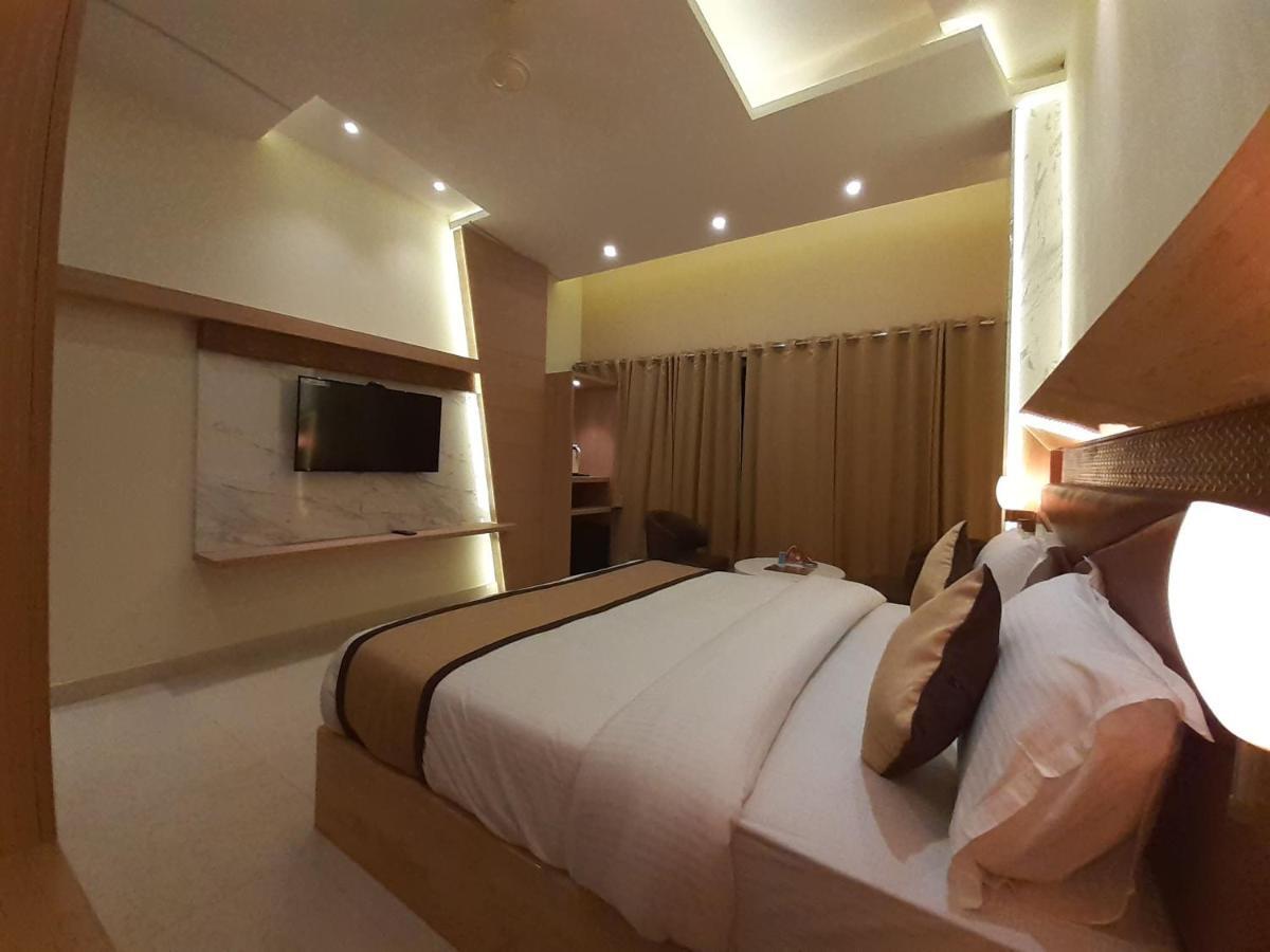 Hotel Bharat โกตา ภายนอก รูปภาพ