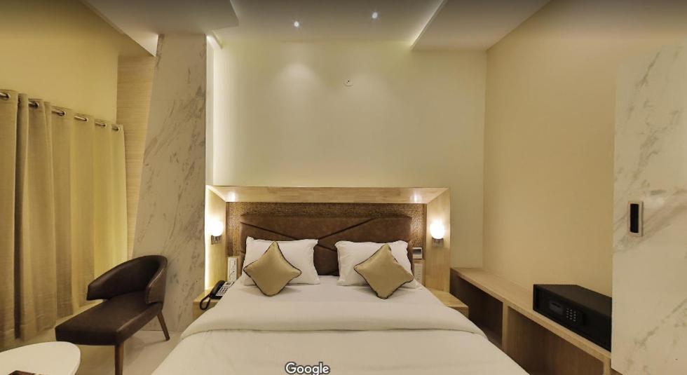 Hotel Bharat โกตา ภายนอก รูปภาพ
