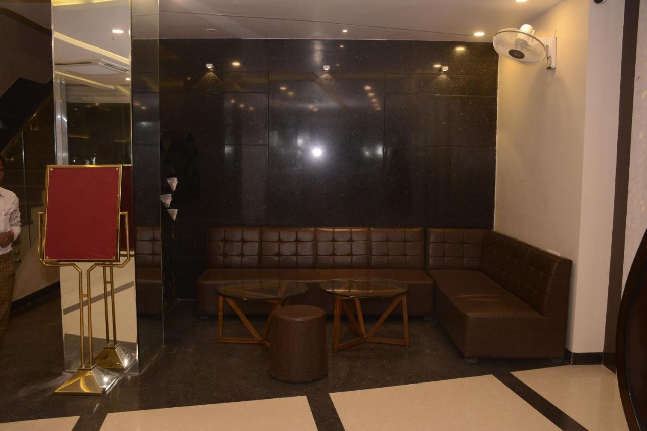 Hotel Bharat โกตา ภายนอก รูปภาพ