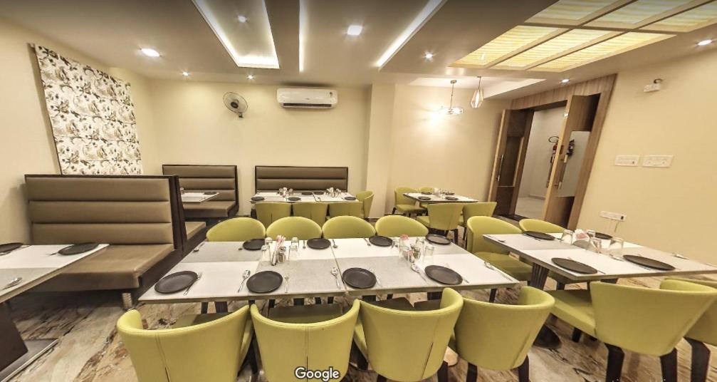 Hotel Bharat โกตา ภายนอก รูปภาพ