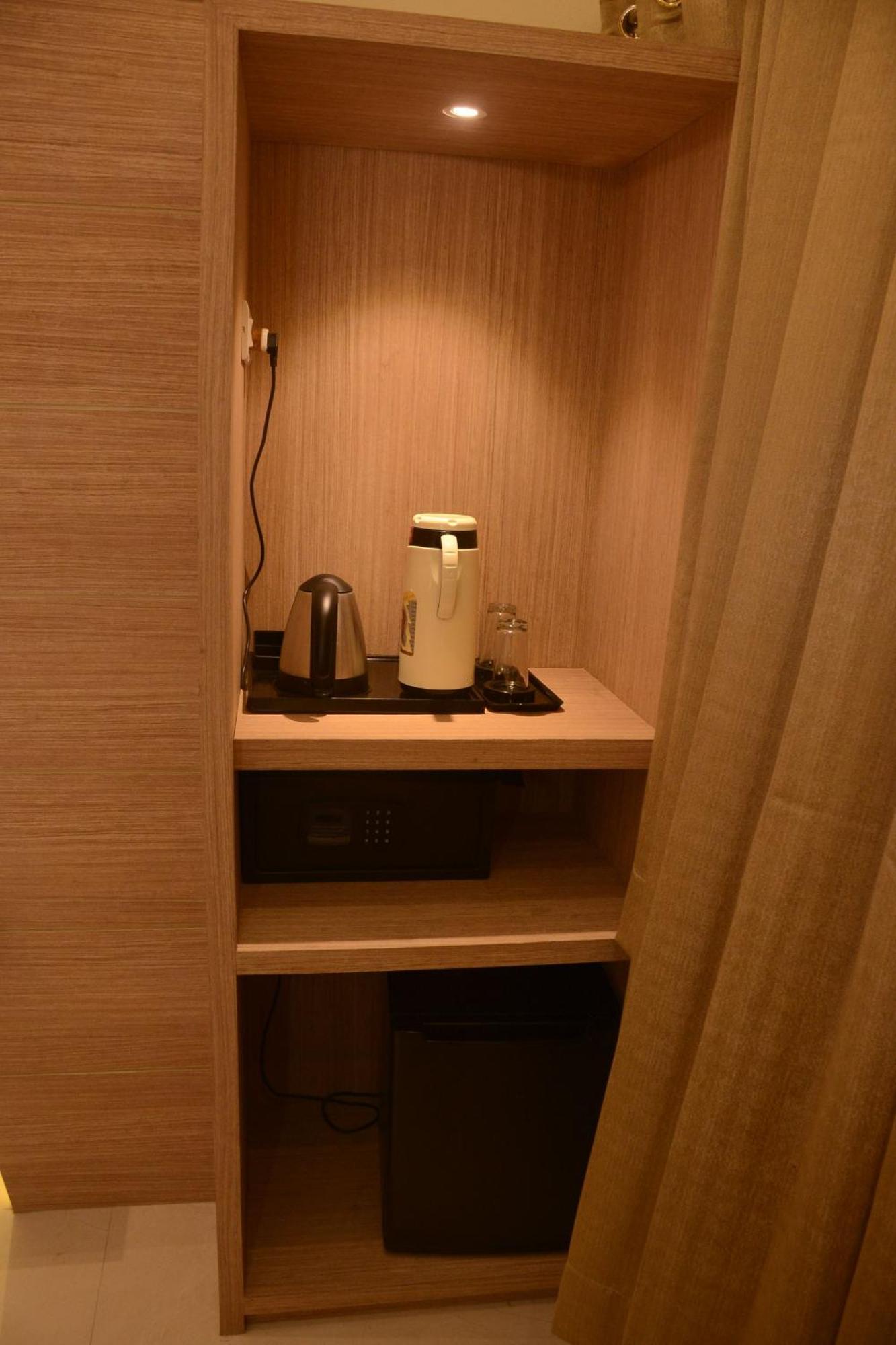 Hotel Bharat โกตา ภายนอก รูปภาพ